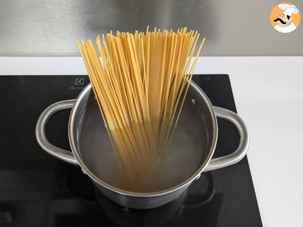 Krämig pasta med burrata och körsbärstomater - Beredning steg 3