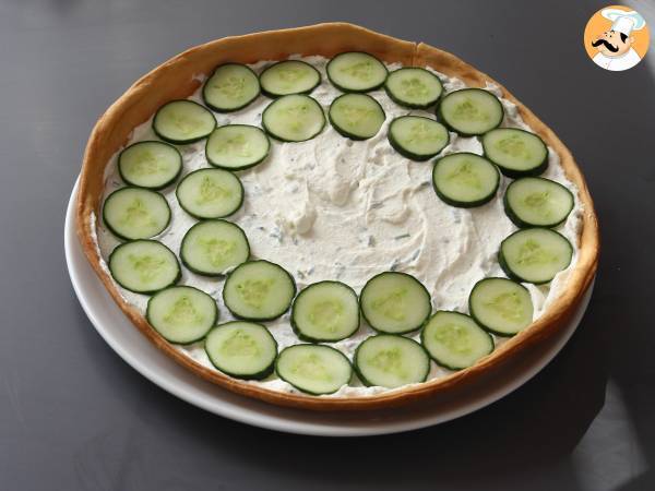 Superuppfriskande sommartårta: ricotta, gurka och rökt lax - Beredning steg 8