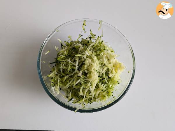 Burgare med zucchini och potatis i luftfritös - Beredning steg 2