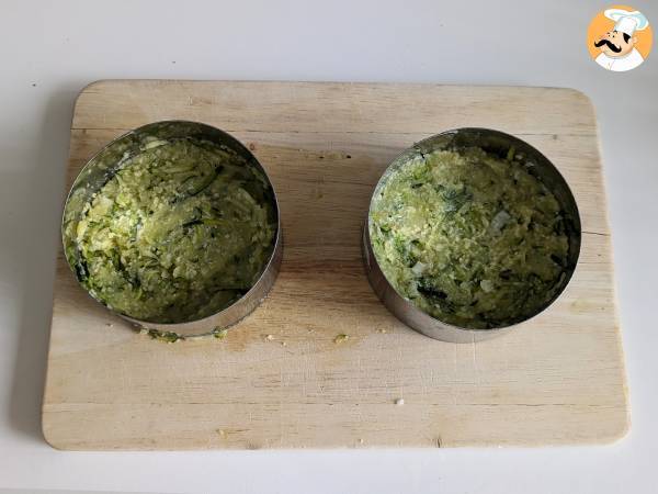 Burgare med zucchini och potatis i luftfritös - Beredning steg 6