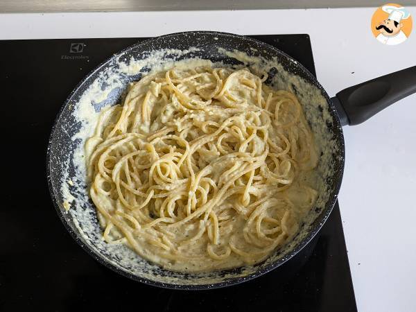Krämig pasta med zucchini och grekisk yoghurt - Beredning steg 7