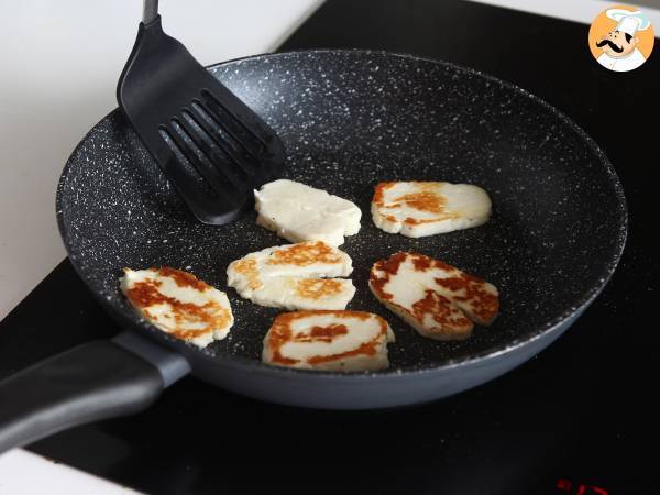 Gyros med halloumi, en vegetarisk version av den grekiska smörgåsen! - Beredning steg 4