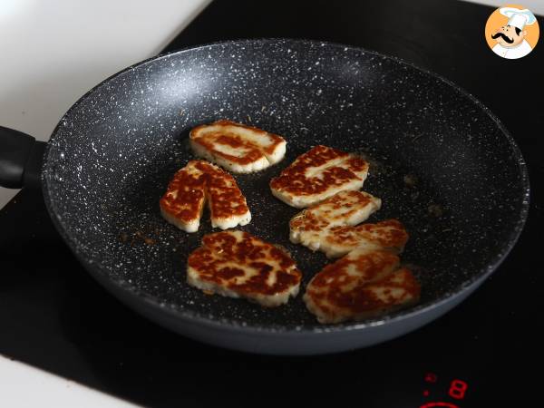 Gyros med halloumi, en vegetarisk version av den grekiska smörgåsen! - Beredning steg 5