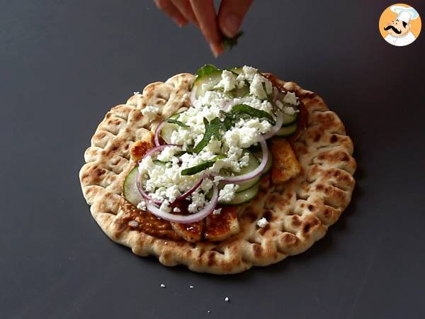 Gyros med halloumi, en vegetarisk version av den grekiska smörgåsen! - Beredning steg 9