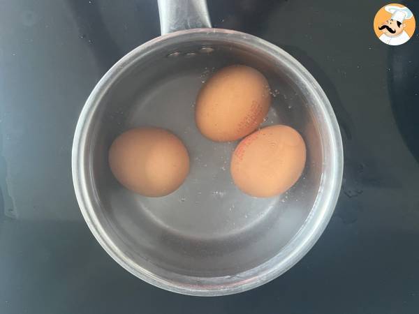 Tamago sando: den berömda japanska äggsmörgåsen som finns i konbini! - Beredning steg 1