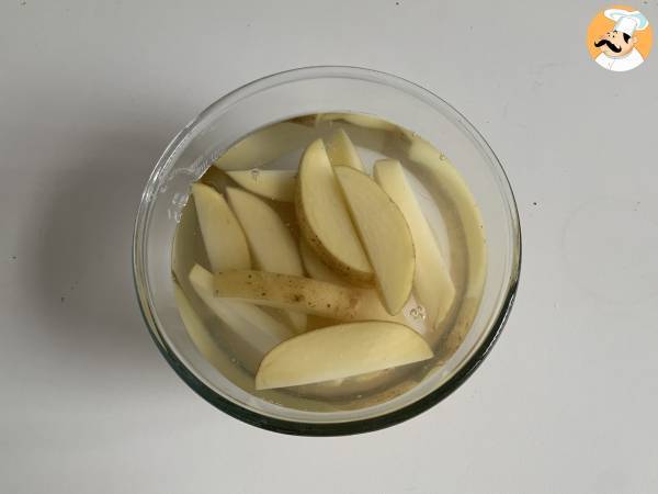 Hur gör man krispiga pommes frites i Air Fryer? - Beredning steg 3