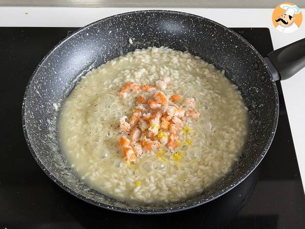 Risotto med räkor och citron, en elegant och enkel rätt att förbereda - Beredning steg 6