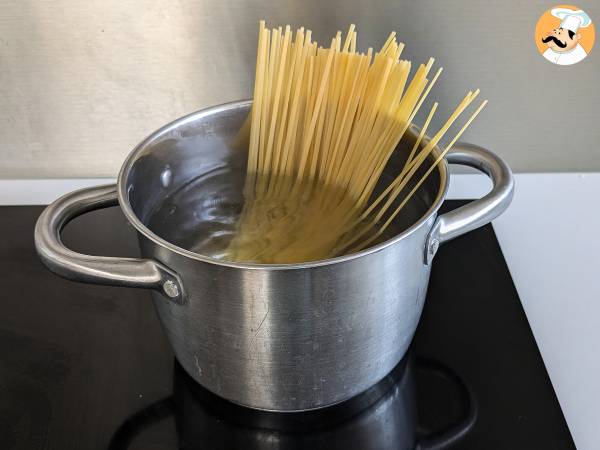Krämig lökpasta: en välsmakande och superbillig rätt! - Beredning steg 4