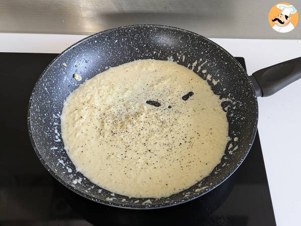 Krämig lökpasta: en välsmakande och superbillig rätt! - Beredning steg 5