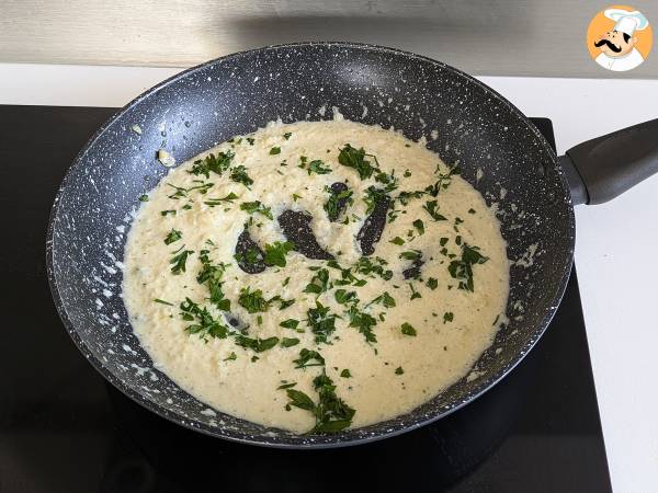 Krämig lökpasta: en välsmakande och superbillig rätt! - Beredning steg 6