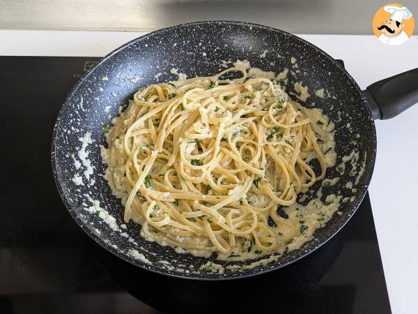 Krämig lökpasta: en välsmakande och superbillig rätt! - Beredning steg 7