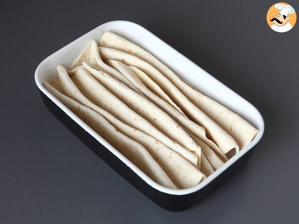 Vad man ska göra med tortillas? Gratäng med skinka, spenat och mozzarella på kruskakemässigt vis - Beredning steg 4