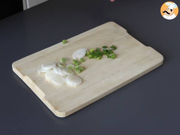 Hur lagar du snabbnudlar? Snabbt recept med nötkött och svamp! - Beredning steg 2