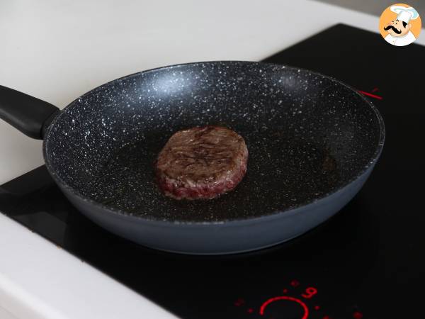 Hur lagar du snabbnudlar? Snabbt recept med nötkött och svamp! - Beredning steg 5