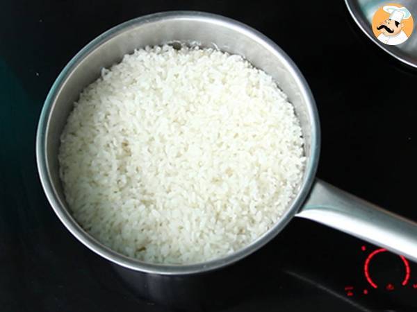 Tonfisk onigiri, den lilla japanska triangulära rismackan - おにぎり - Beredning steg 2