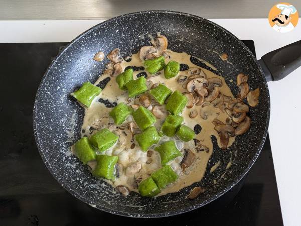 Ärtgnocchi med champinjonsås - Beredning steg 8