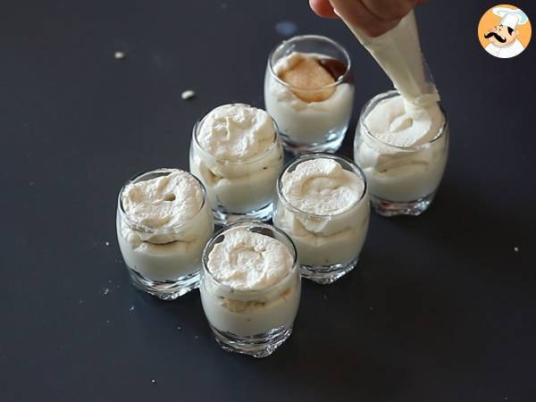 Glas i Mont Blanc-stil med kastanjekräm - Beredning steg 11