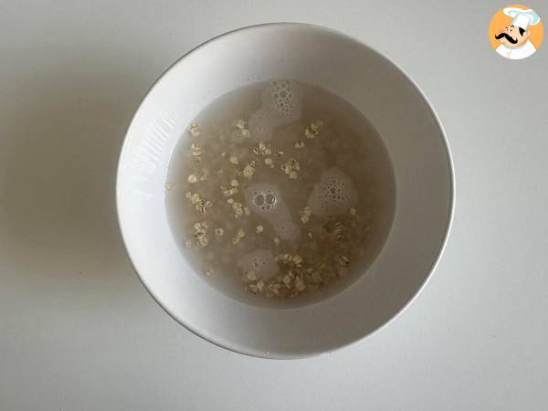 Overnight oats med röd frukt och choklad, en hälsosam och mättande frukost! - Beredning steg 1
