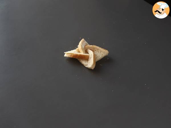 Vitlöksbröd i stjärnform med smörgåsbröd - Beredning steg 6
