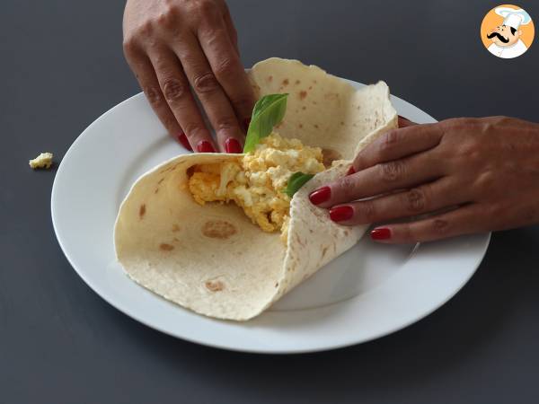 Mjuk och superproteinfylld wrap med ägg och fetaost - Beredning steg 7