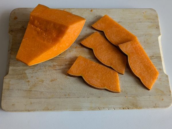 Pumpachips i luftfryser: lätta och välsmakande - Beredning steg 1