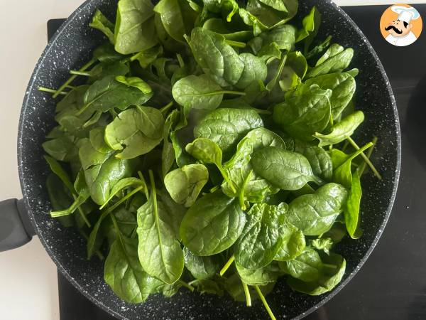 Mini smördegsbakelser med spenat och getost - Beredning steg 1