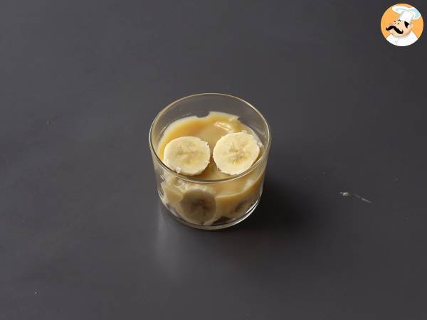 Glas i banoffee-stil för dem som älskar bananer och karamell - Beredning steg 10