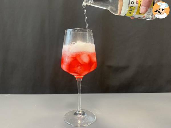 Alkoholfri Martini Tonic, den fräscha, fruktiga cocktailen! - Beredning steg 3