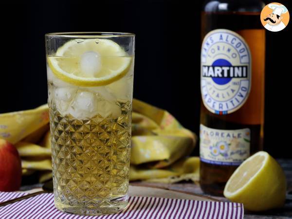 Alkoholfri Martini Spritz, en söt och blommig cocktail för aperitifen - Beredning steg 5
