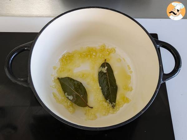 Pasta med korvsås: en enkel rätt med intensiv smak - Beredning steg 2