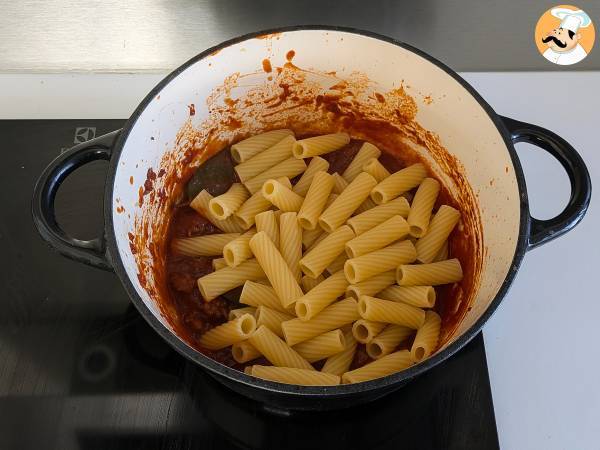 Pasta med korvsås: en enkel rätt med intensiv smak - Beredning steg 7