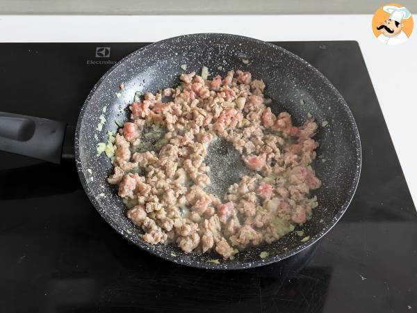Cannelloni med svamp och korv: en rik och välsmakande huvudrätt - Beredning steg 6