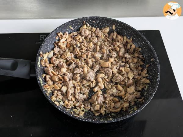 Cannelloni med svamp och korv: en rik och välsmakande huvudrätt - Beredning steg 7