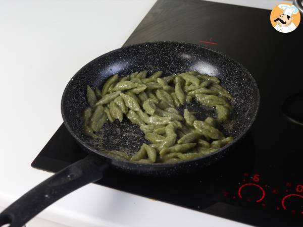 Superenkla broccolipasta som får barnen att älska grönsaker - Beredning steg 8