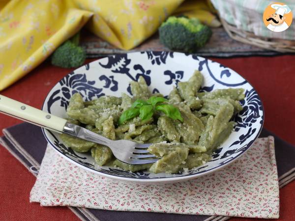 Superenkla broccolipasta som får barnen att älska grönsaker - Beredning steg 10