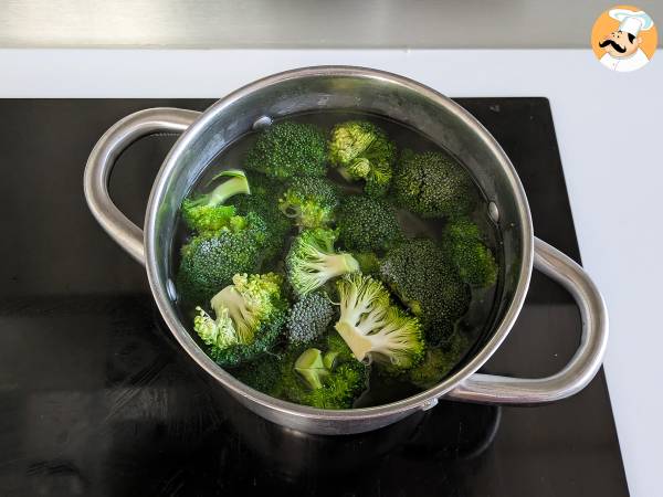 Krämig pasta med broccoli och mandel: en lättlagad och smakrik rätt - Beredning steg 2