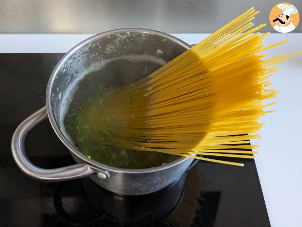 Krämig pasta med broccoli och mandel: en lättlagad och smakrik rätt - Beredning steg 6