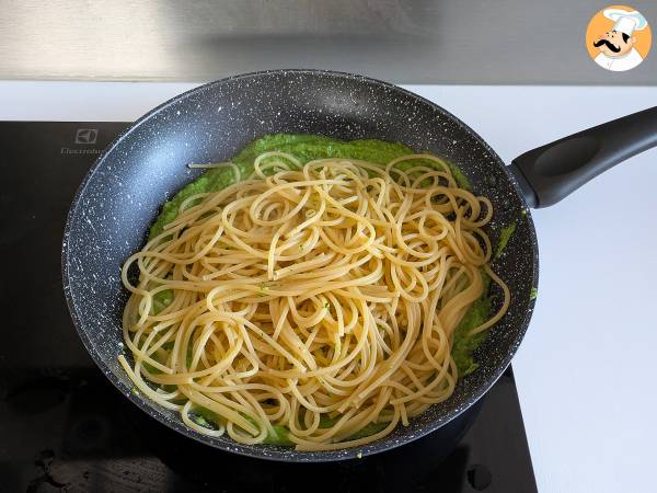 Krämig pasta med broccoli och mandel: en lättlagad och smakrik rätt - Beredning steg 8