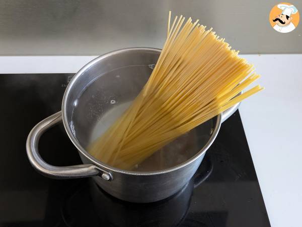 Spaghetti al fuoco di Bacco: rödvinspasta som ger något speciellt till bordet - Beredning steg 2