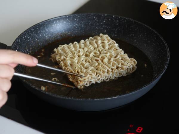 Hur man lagar Buldak Habanero Lime-nudlar, recept med marinerad kyckling! - Beredning steg 9