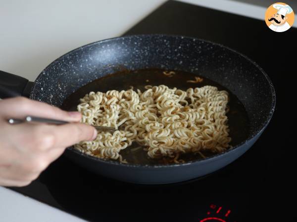 Hur man lagar Buldak Habanero Lime-nudlar, recept med marinerad kyckling! - Beredning steg 10