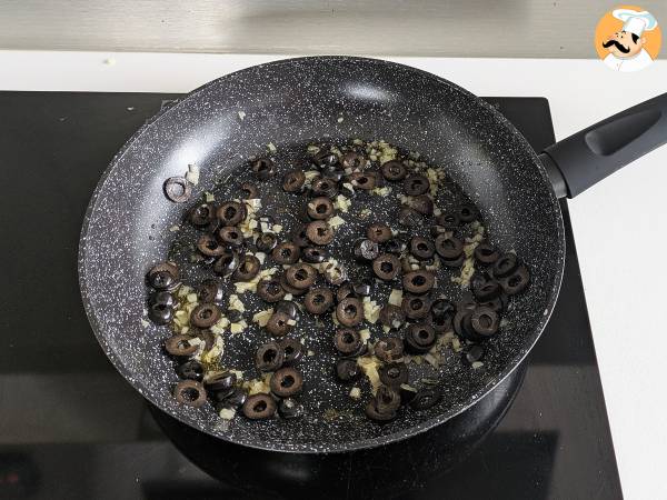 Pasta med olivsås: ekonomisk, välsmakande och lätt att laga! - Beredning steg 2