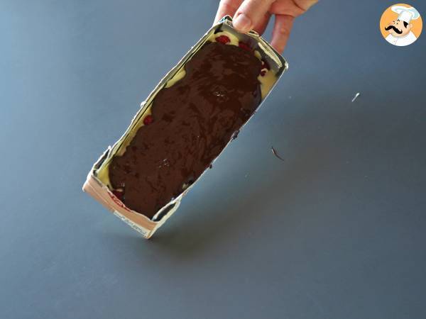Chokladkaka i Franui-stil med hallon, vit choklad och mörk choklad! - Beredning steg 3