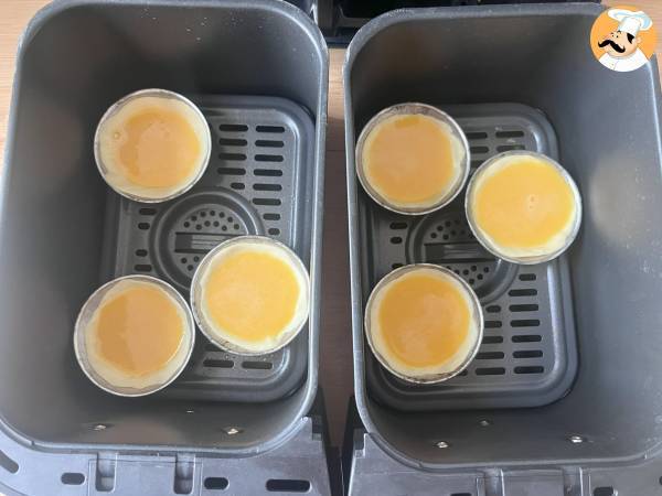 Pastéis de nata i en luftfryser. Det snabba och enkla receptet på den traditionella portugisiska sötsaken. - Beredning steg 7