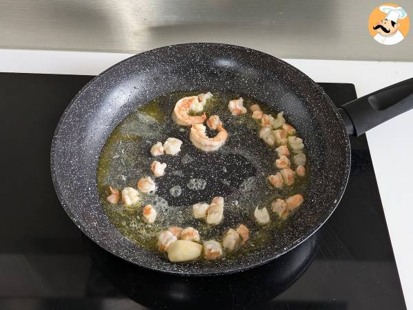 Spirulina-pasta med räkor och citron: en näringsrik förrätt med unik smak - Beredning steg 3