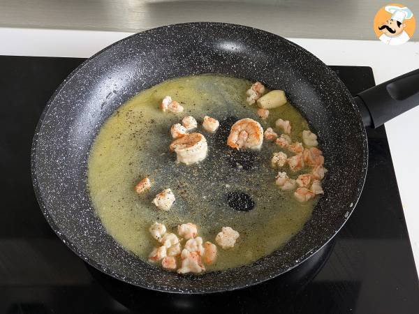 Spirulina-pasta med räkor och citron: en näringsrik förrätt med unik smak - Beredning steg 4