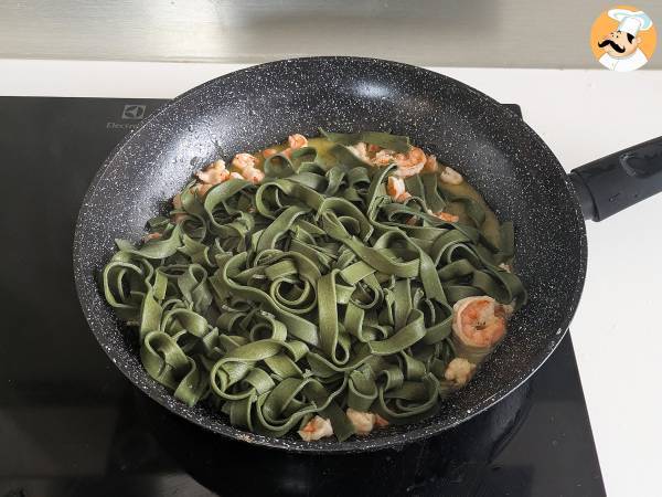 Spirulina-pasta med räkor och citron: en näringsrik förrätt med unik smak - Beredning steg 6