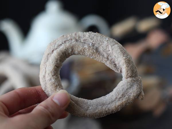 Rödvinsdoughnuts: Mormors recept som alla borde känna till! - Beredning steg 9