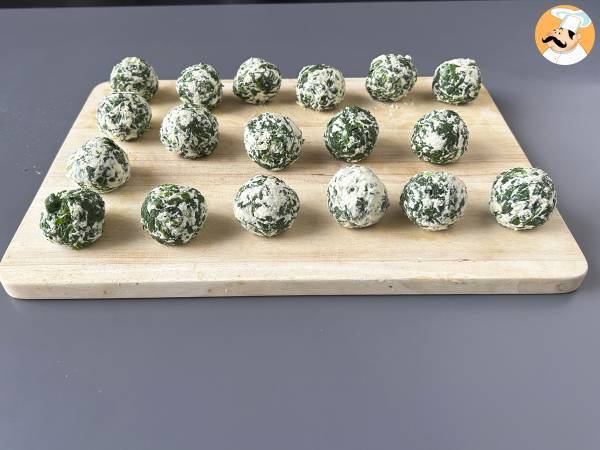 Malfatti med spenat och ricotta, det enkla receptet på hemlagad pasta som inte behöver knådas - Beredning steg 4