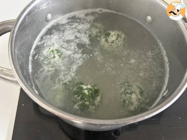 Malfatti med spenat och ricotta, det enkla receptet på hemlagad pasta som inte behöver knådas - Beredning steg 5